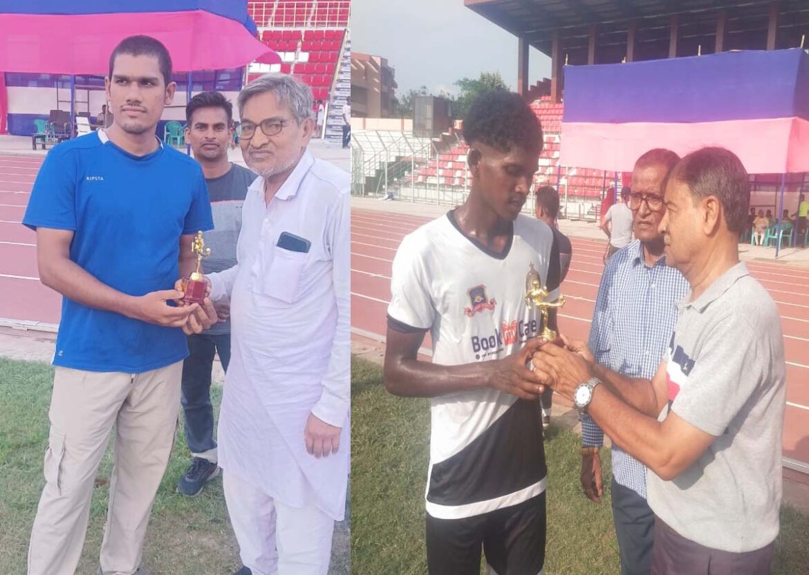 पटना पाटलिपुत्र खेल परिसर में सीनियर डिवीजन फुटबॉल लीग का मुकाबला